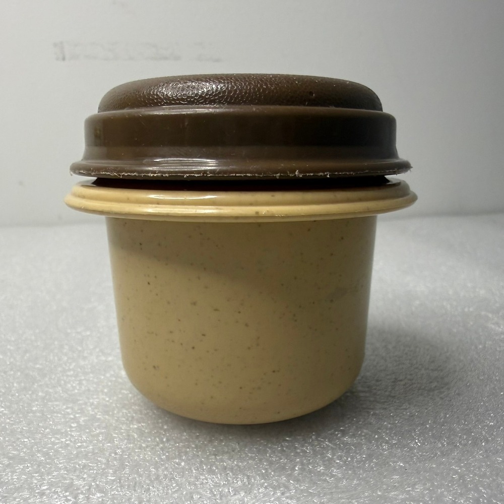 Vintage Rubbermaid Servin Saver 1/2 Cup Small Round Storage Container Tan Brown